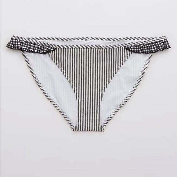 33A.- Aerie Seersucker Stripped Ruffle Bikini Bottom. Black - Picture 1 of 5